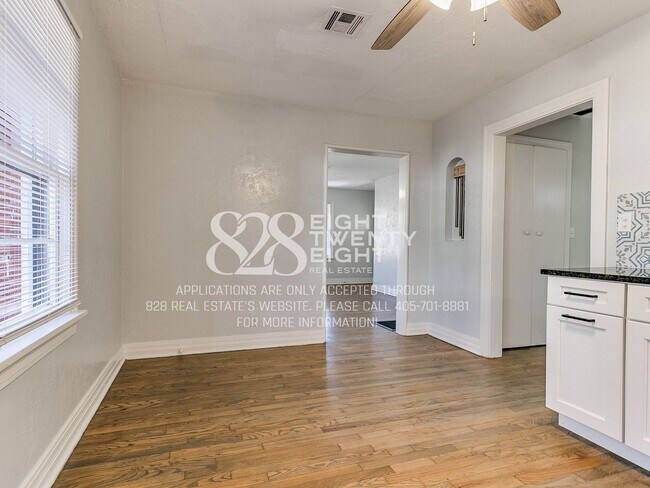 Building Photo - *COMING SOON - TOURS EXPECTED TO BEGIN 6/5/26* 2 Bed/2 Bath Duplex Close to Campus Corner!