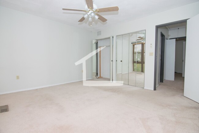 Building Photo - HOT ALLSTON LISTING!!!!