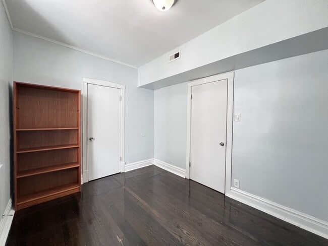 Building Photo - 8856 S Lowe Ave