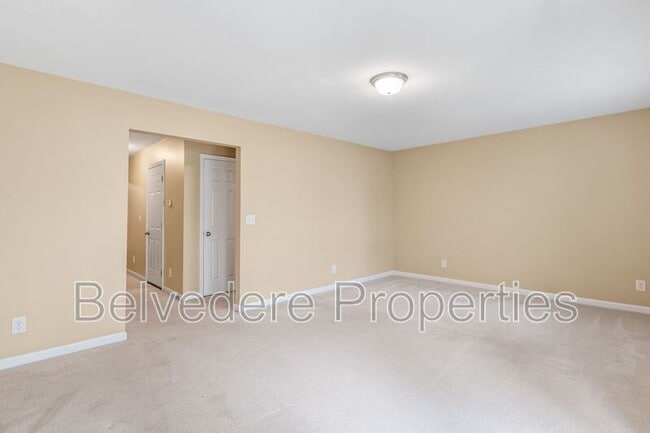 Building Photo - 39 Ackland Dr