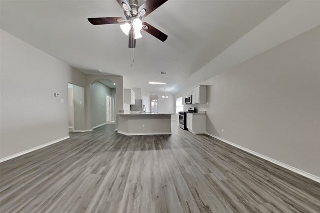 Building Photo - 22003 Avonglen Ln