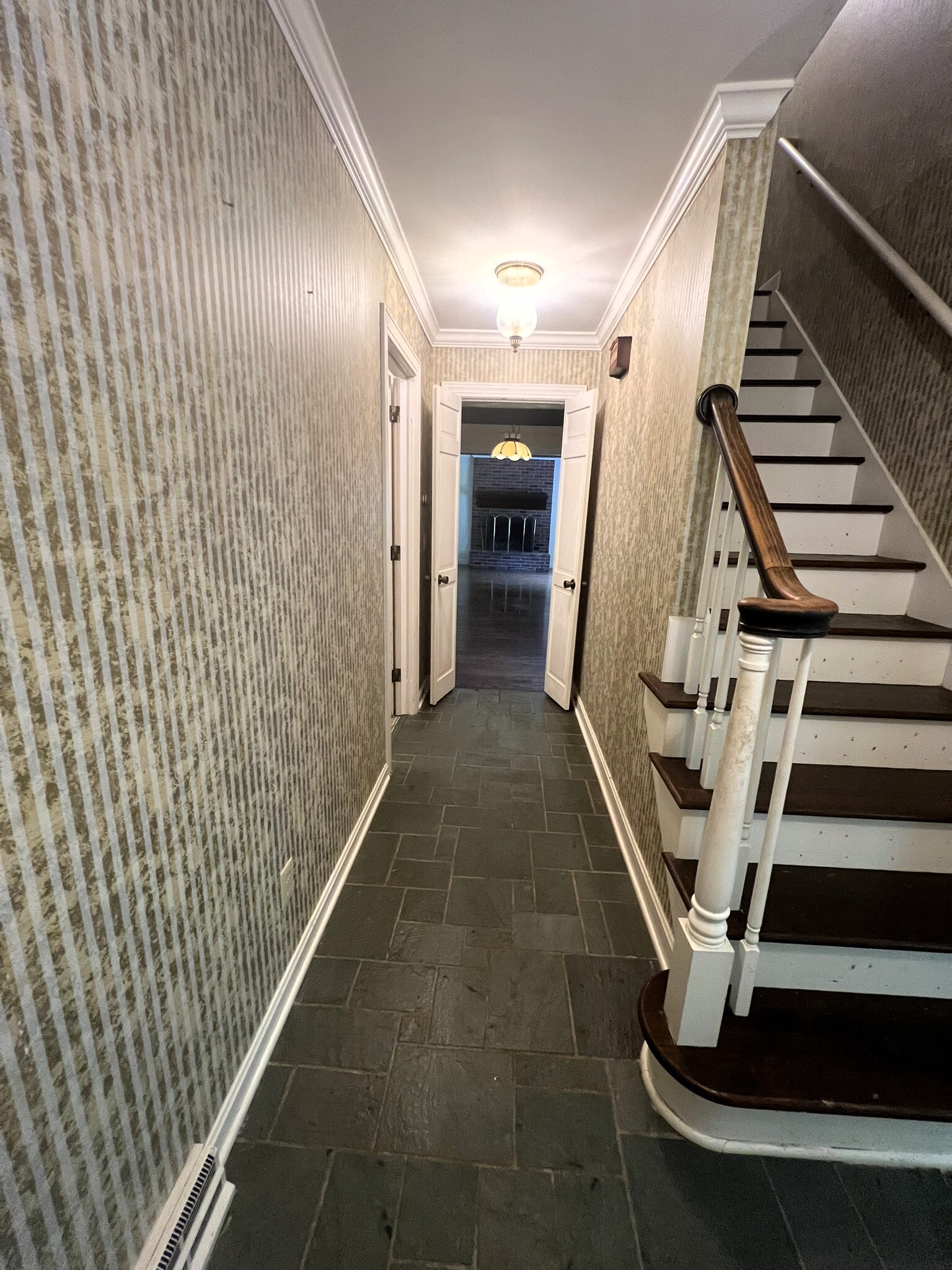 Building Photo - 1075 Woodland Ave