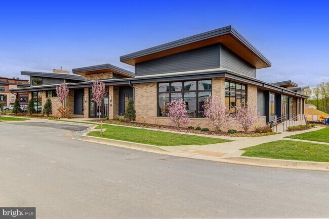 Building Photo - 3104 Royal Fern Pl