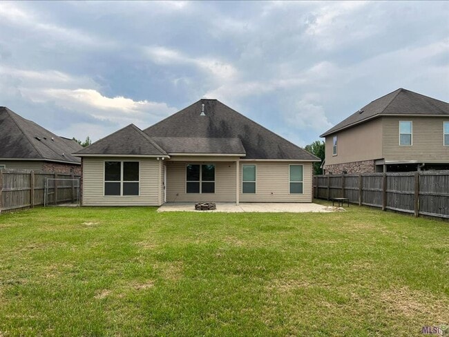 Building Photo - Charming 3 Bedroom 2 Bath home for Rent