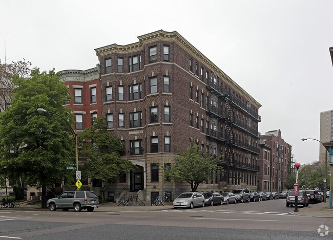 Primary Photo - 844-848 Beacon St
