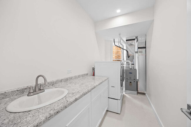 Building Photo - 4437 N Whipple St