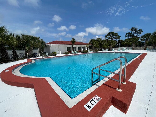 Building Photo - 112 Fairway Blvd