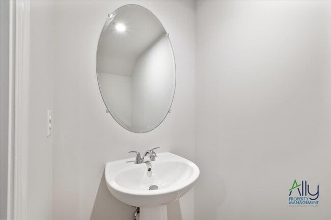 Building Photo - 54 Sophie Kathryn Dr