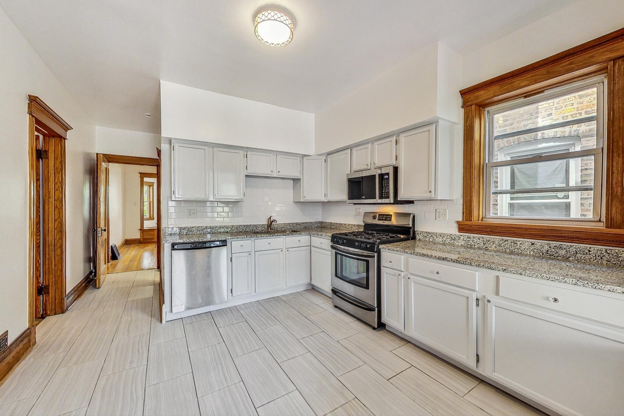 Building Photo - 2254 N Springfield Ave