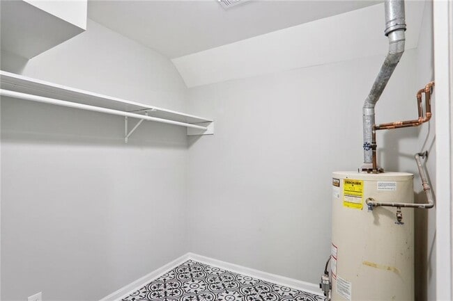 Building Photo - 8900 River Trace Dr