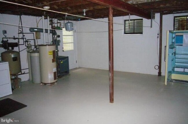 Building Photo - 9001 Southwick St
