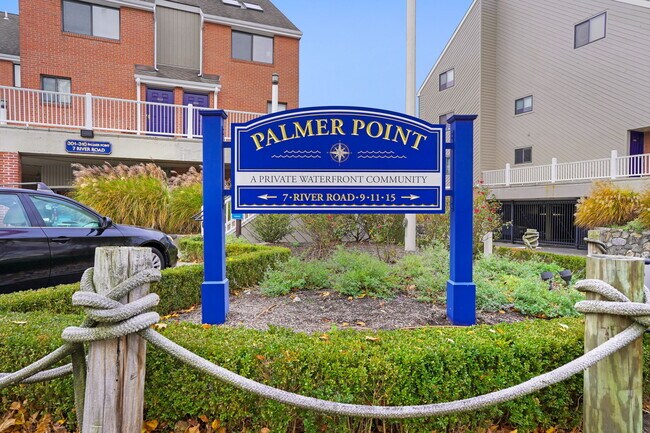 Building Photo - 7 River Rd