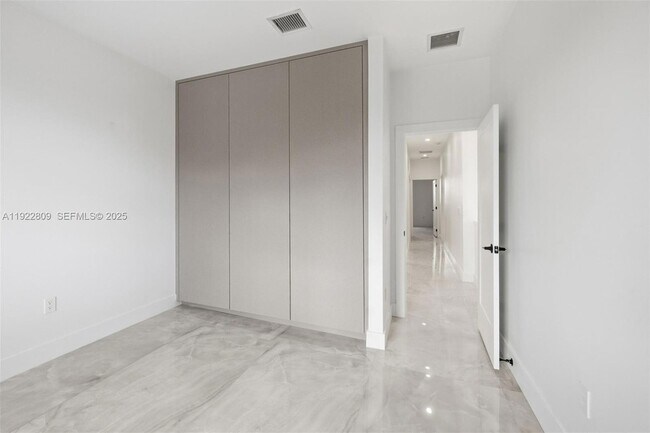 Building Photo - 3111 SW 12th St