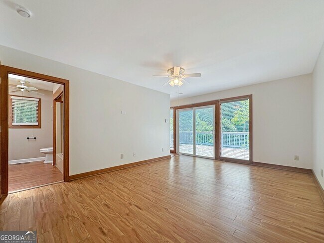 Building Photo - 10200 Rivertown Rd