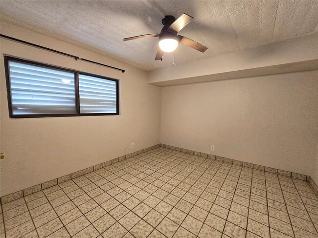 Building Photo - 7310 Seawall Blvd