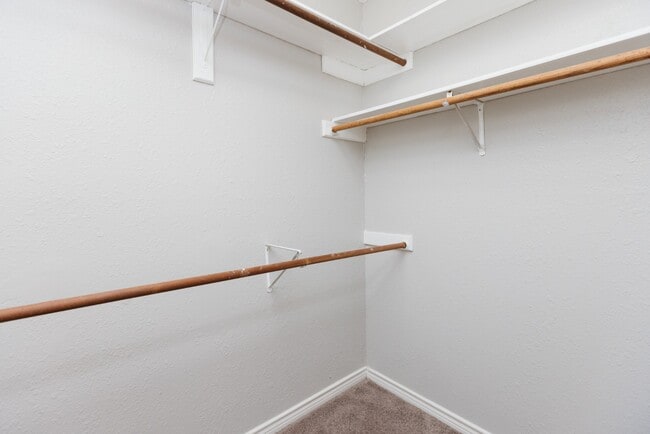 Building Photo - 1207-1207 Hyridge St