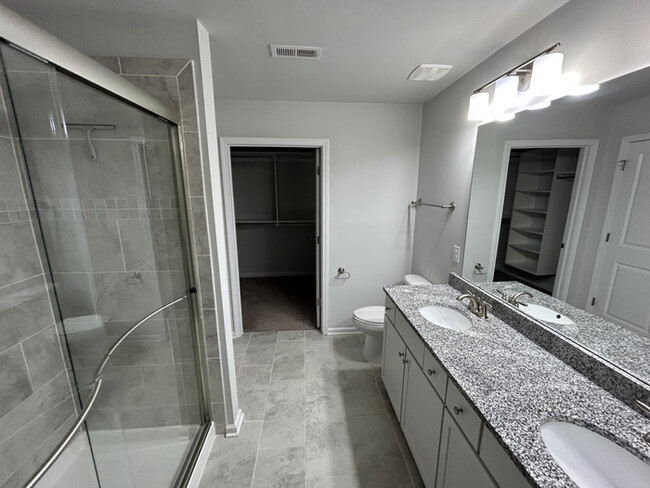 Building Photo - 6031 Villa Ford Ln