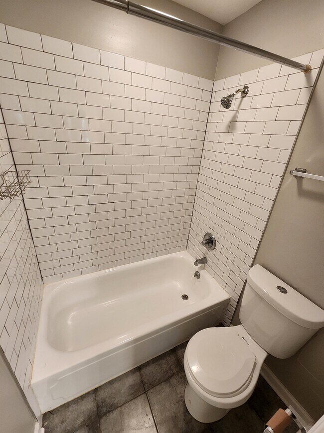 Building Photo - 67 Montre Square NW