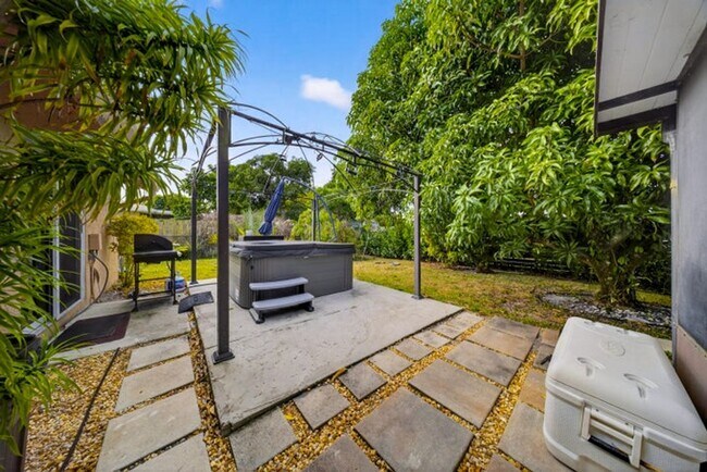 Building Photo - 849 Camellia Dr