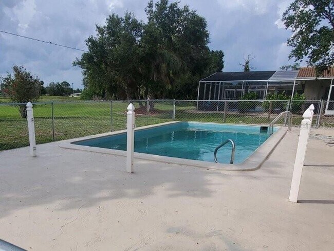 Building Photo - 2451 Aquilos Ct