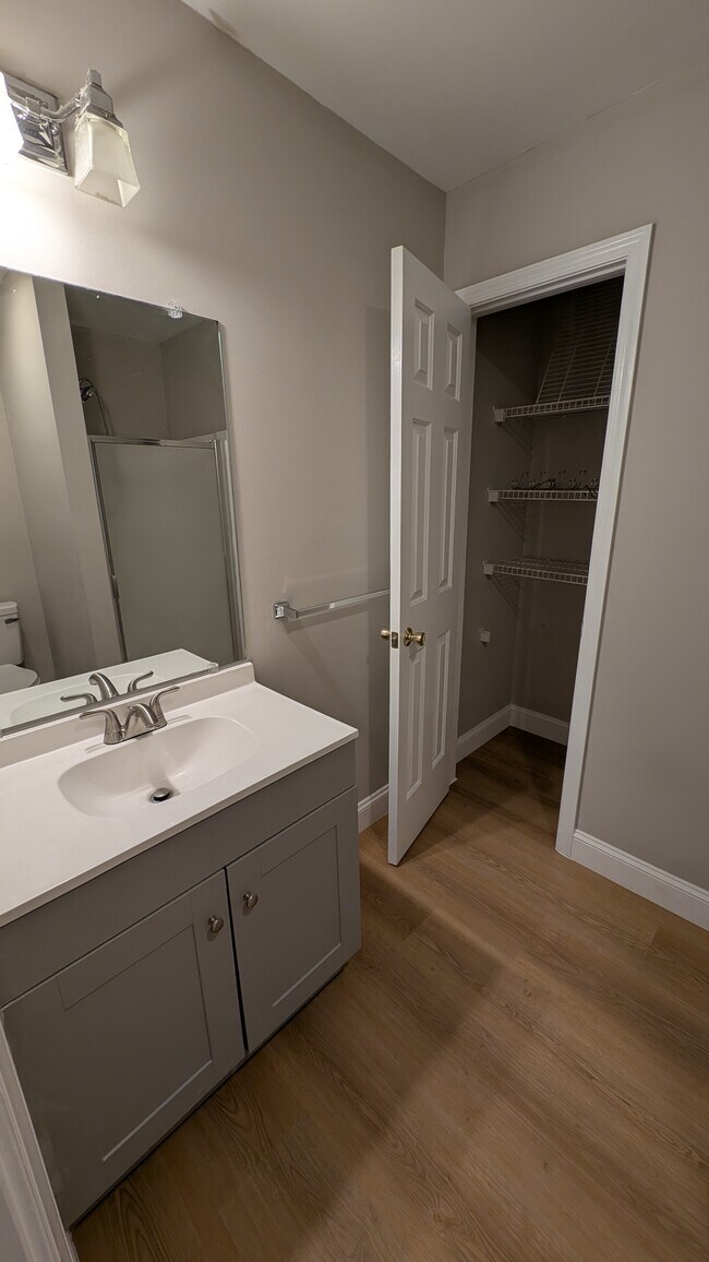 Building Photo - 1070 Millcreek Rd