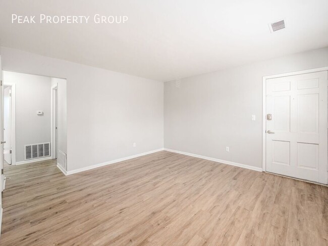 Building Photo - Available Now! 2 Bedroom Apartments Locate...