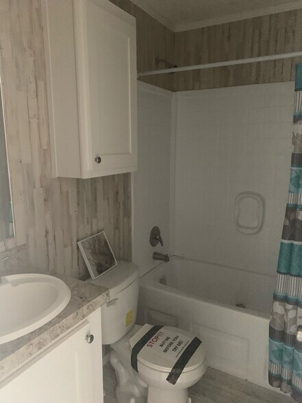 Building Photo - 154 NW Alpata Ct