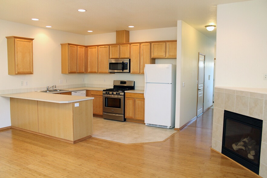 Primary Photo - 12518 SE Woodward St