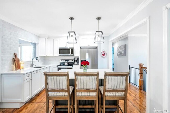 Building Photo - 62 Forest Ave