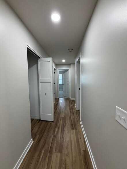 Hallway - 2009 Franklin St