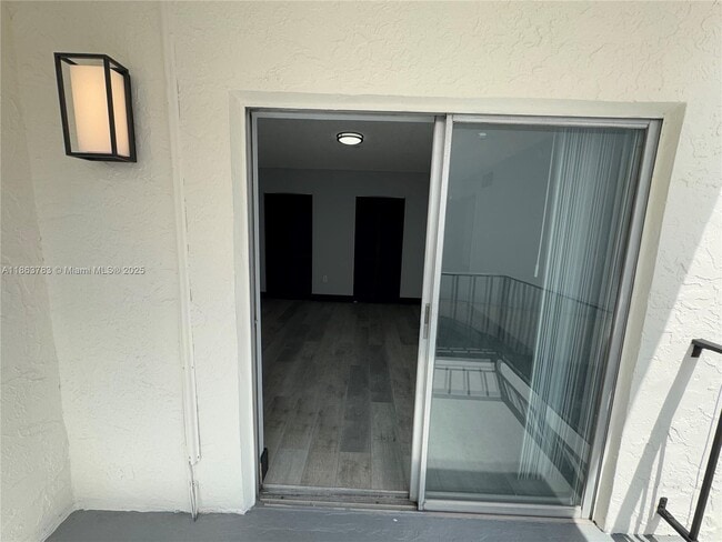 Building Photo - 3300 S Dixie Hwy