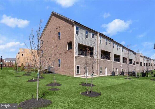 Building Photo - 3302 Treviso Ln