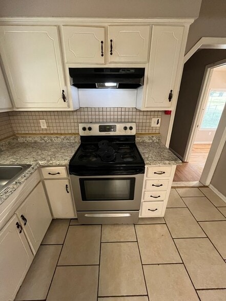 Building Photo - 6044 Cordova Rd