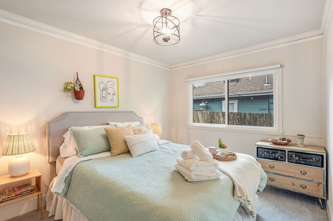 Building Photo - 4459 Brygger Dr W