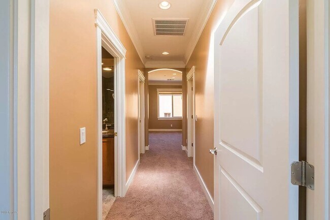 Building Photo - 3 Bed | 3.5 Bath - Biltmore Luxury Townhom...