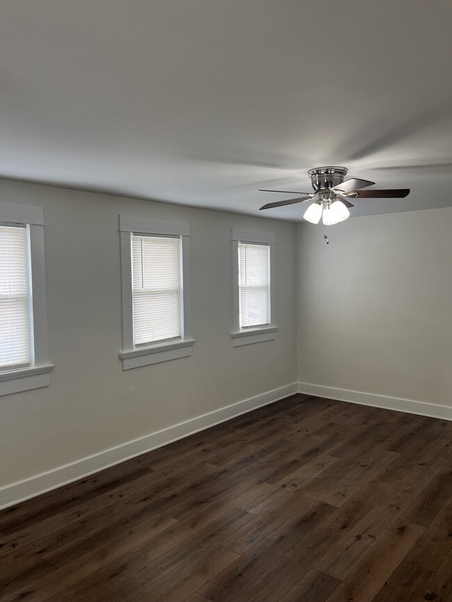 Building Photo - 1925 Brookline Ave