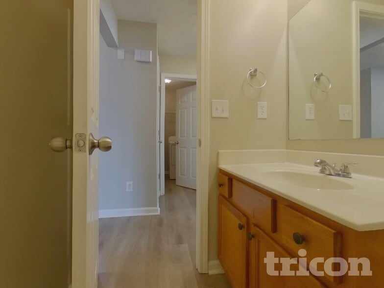 Building Photo - 501 Arrowhead Dr