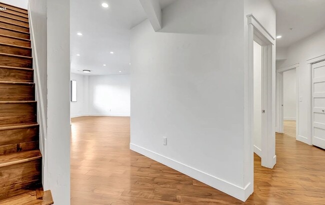 Building Photo - Beautiful Modern Condo in Rattlesnake