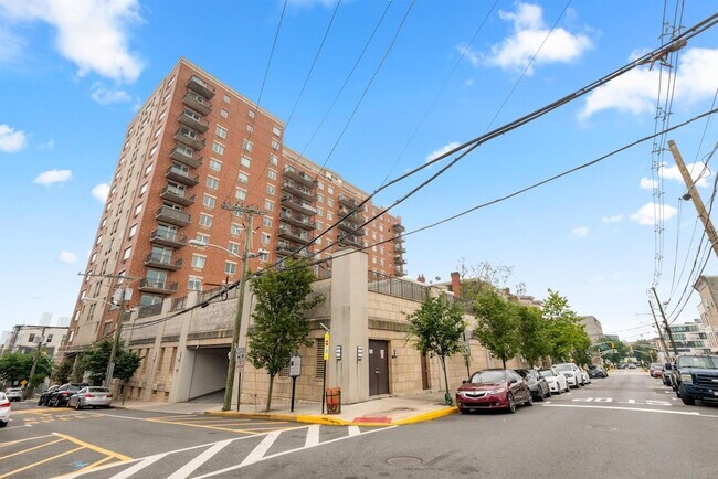 Building Photo - 3312 Hudson Ave