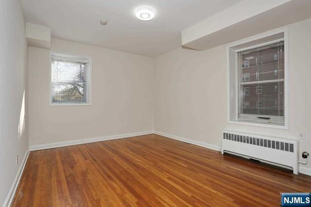 Building Photo - 2340 Linwood Ave