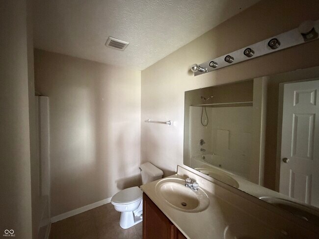 Building Photo - 2424 Boyer Ln