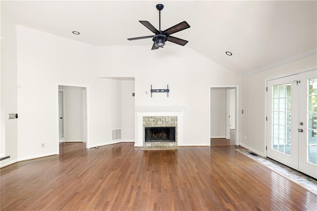 Building Photo - 3784 Market Crescent