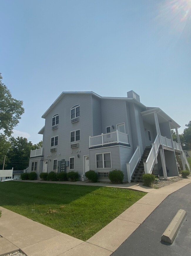 Building Photo - 1 Bedroom 1 Bath Apartment in Fayette!