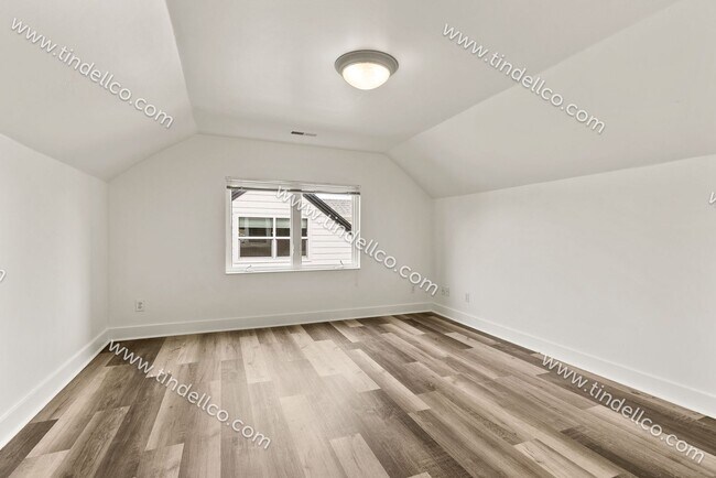 Building Photo - Modern Elegance Meets Campus Convenience: ...