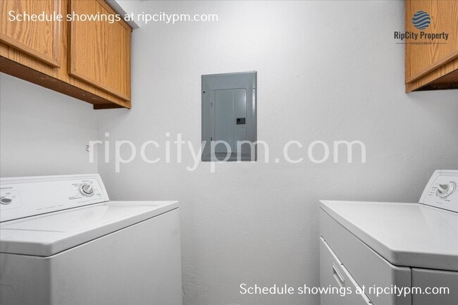 Building Photo - 8312 SW Mohawk St