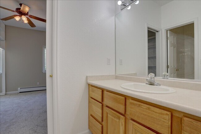 Building Photo - Amazing Custom Ranch with Privacy and Spra...