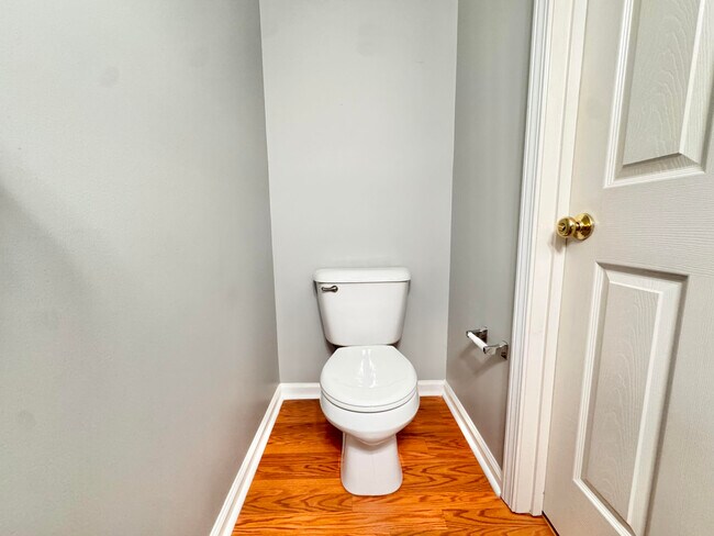 Building Photo - 580 Wellington Gardens Dr