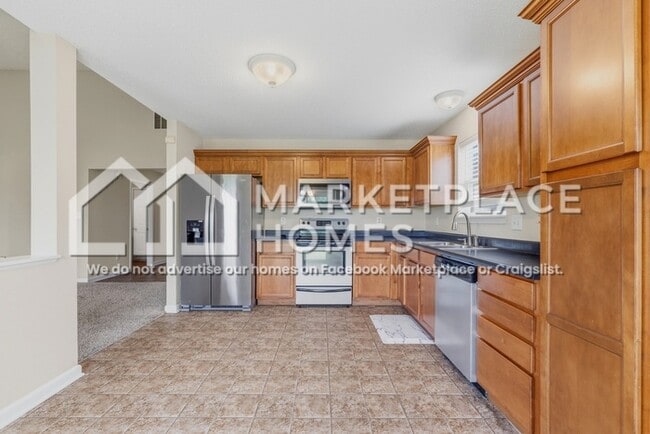 Building Photo - 5264 Brassie Dr