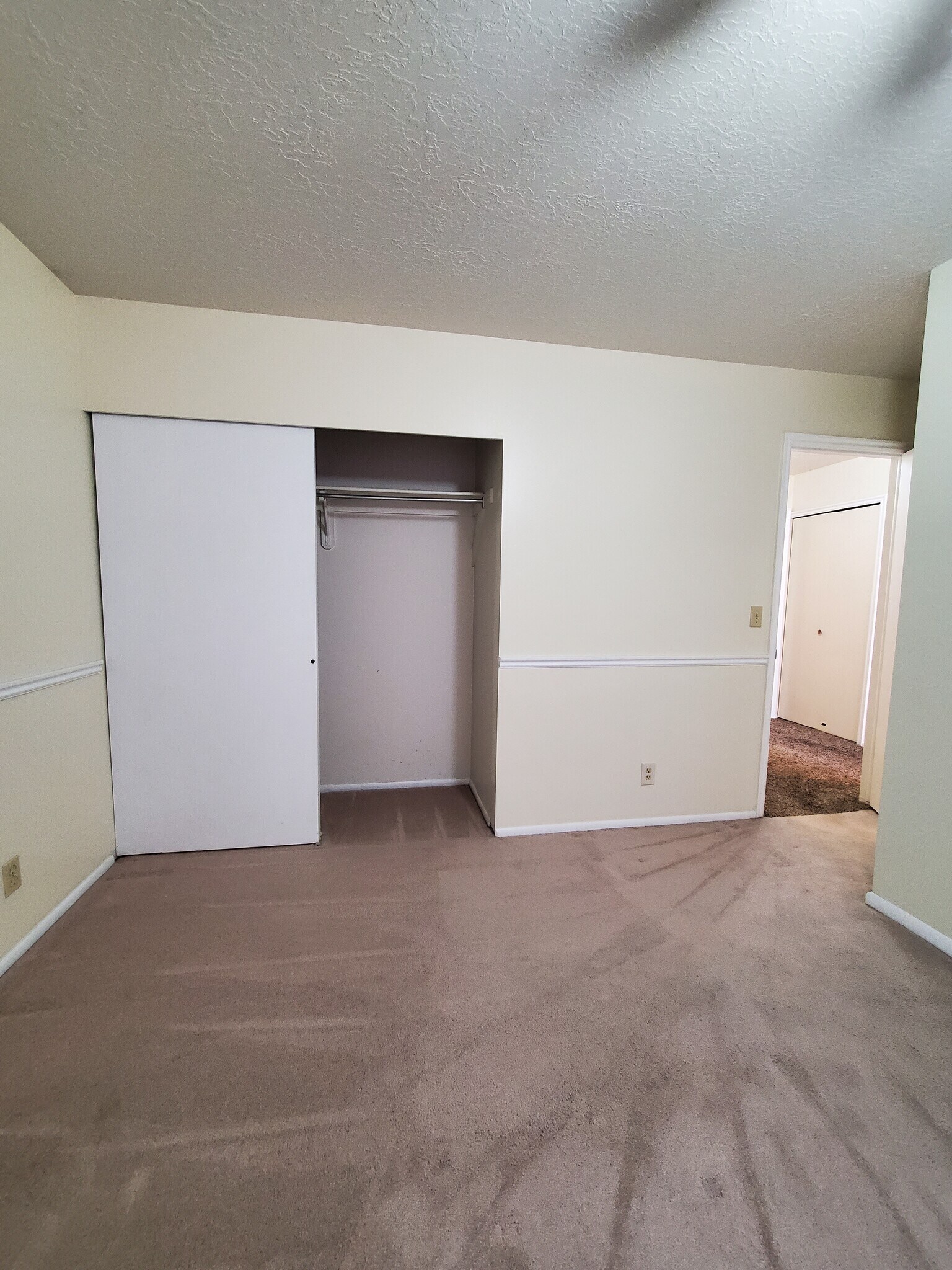 Building Photo - 1020 E 1275 N