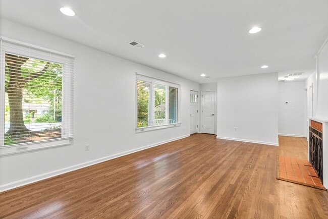 Building Photo - 3BR/4BA - Silver Spring Rambler on Quiet Cul-de-Sac Near Sligo Creek Park